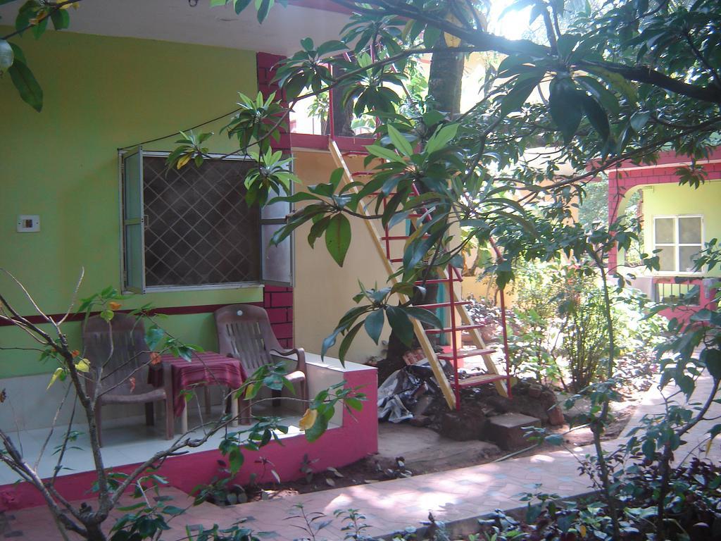 Silver Moon Guest House Anjuna Exterior photo