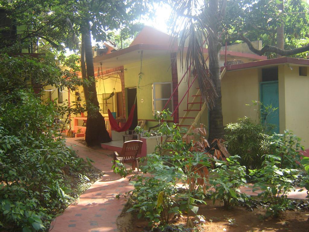 Silver Moon Guest House Anjuna Exterior photo