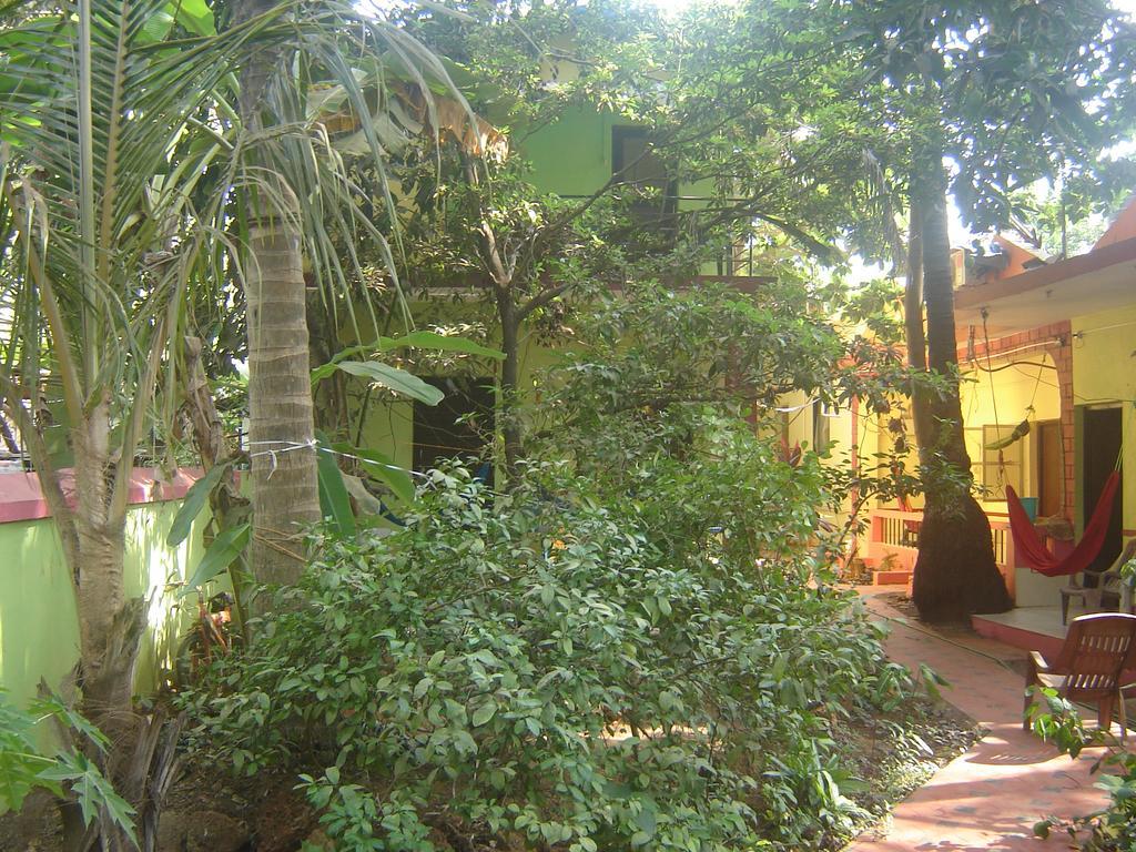 Silver Moon Guest House Anjuna Exterior photo